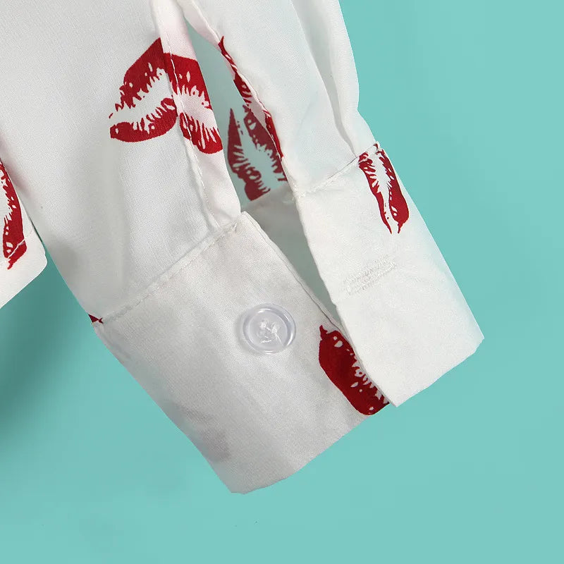 Camicia con fantasia baci