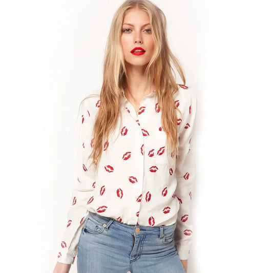 Camicia con fantasia baci